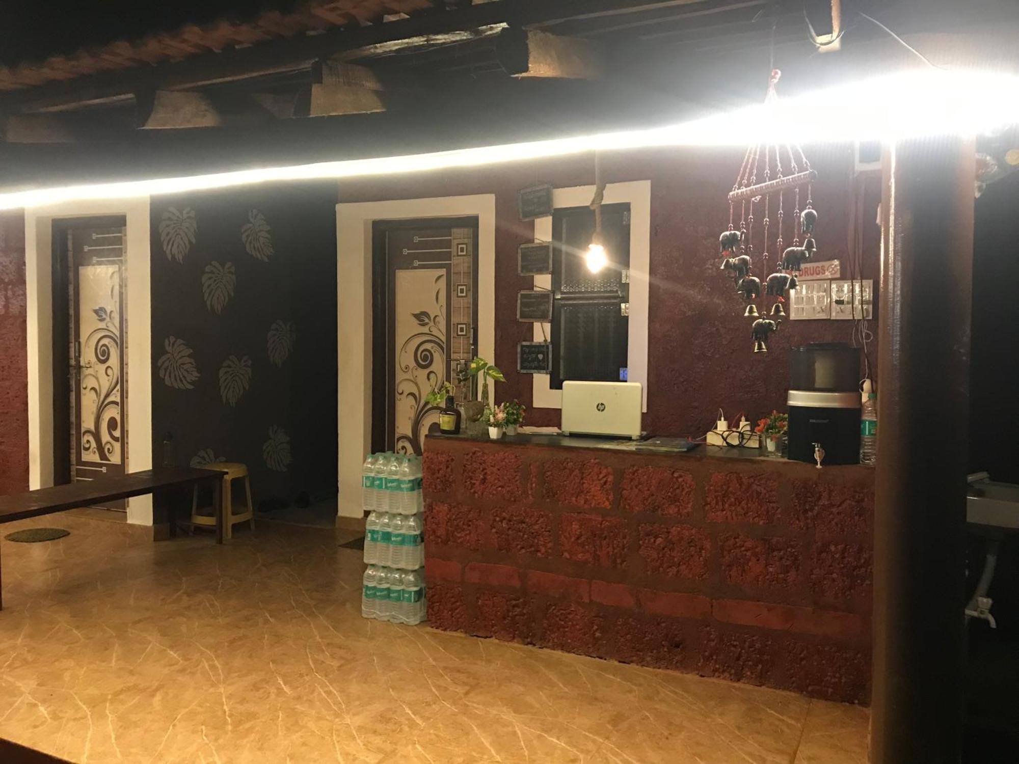 Tusker Tribe Hostel Gokarna  Zewnętrze zdjęcie